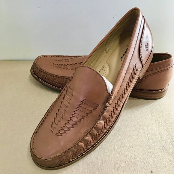 NWOB Tommy Bahama Hasslington Woven Venetian Leather Loafer